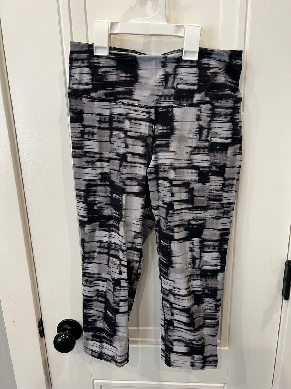 Nike Black & Gray Patterned Leggings